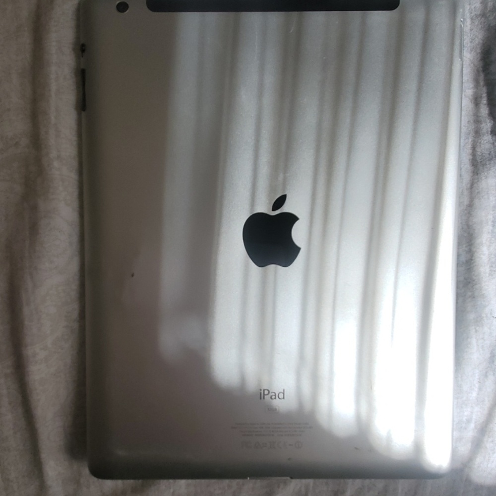 📱 Two iPads - Picture 2 of 3